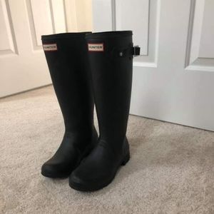 matte black hunter boots